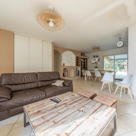 Rosie - Jolie Maison Avec Terrasse Et Piscine